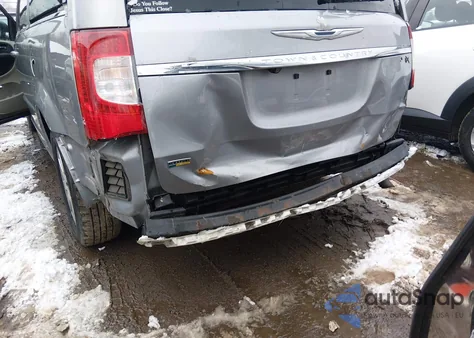 2016 Chrysler Town & Country Touring z USA, uszkodzony, nr VIN 2C4RC1BG5GR268430